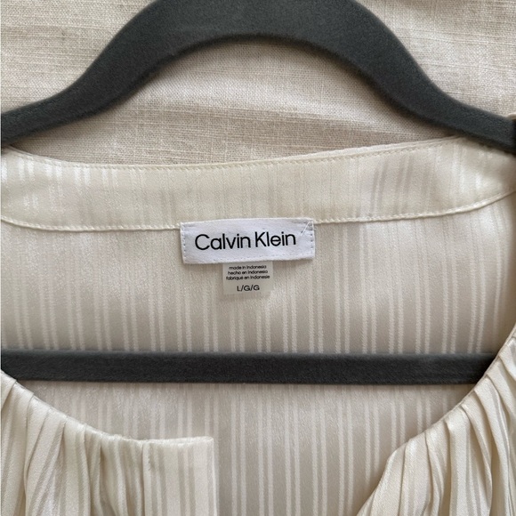 Calvin Klein Women's Ivory Sleeveless Blouse - Picture 4 of 4